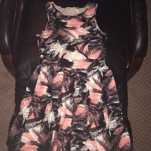 Hawaiian dress with peekaboo cut out